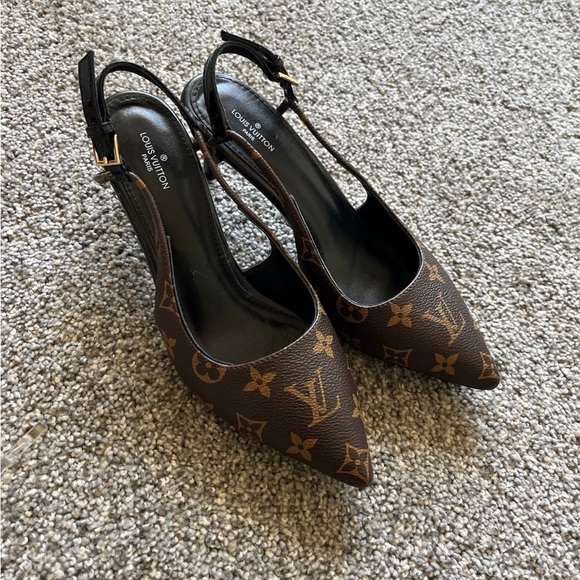 Heels - Picture 4 of 5